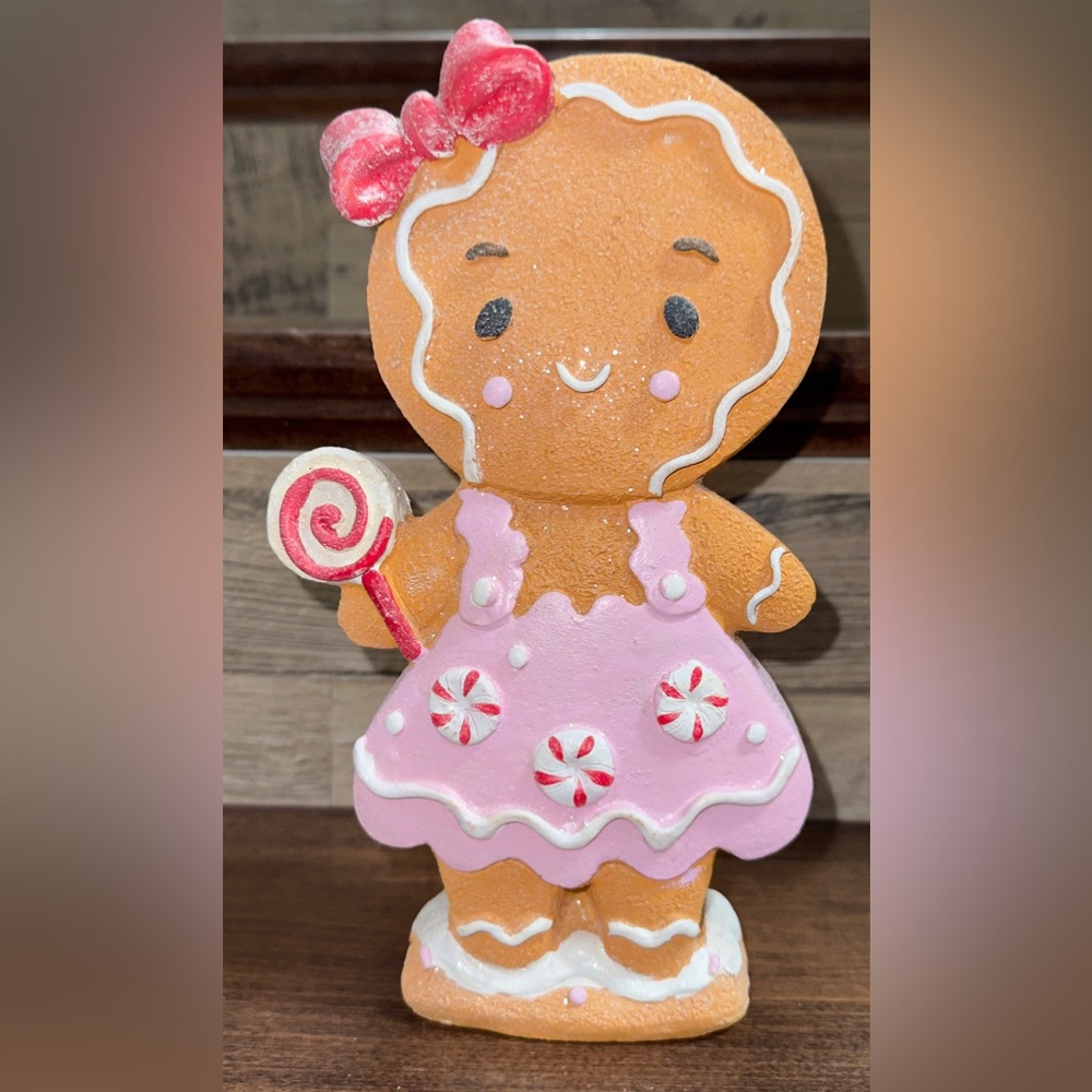 Cute 🥰 Gingerbread Girl figurine with a Pink Dress👗 Candy Details & a Red Bow 🎀